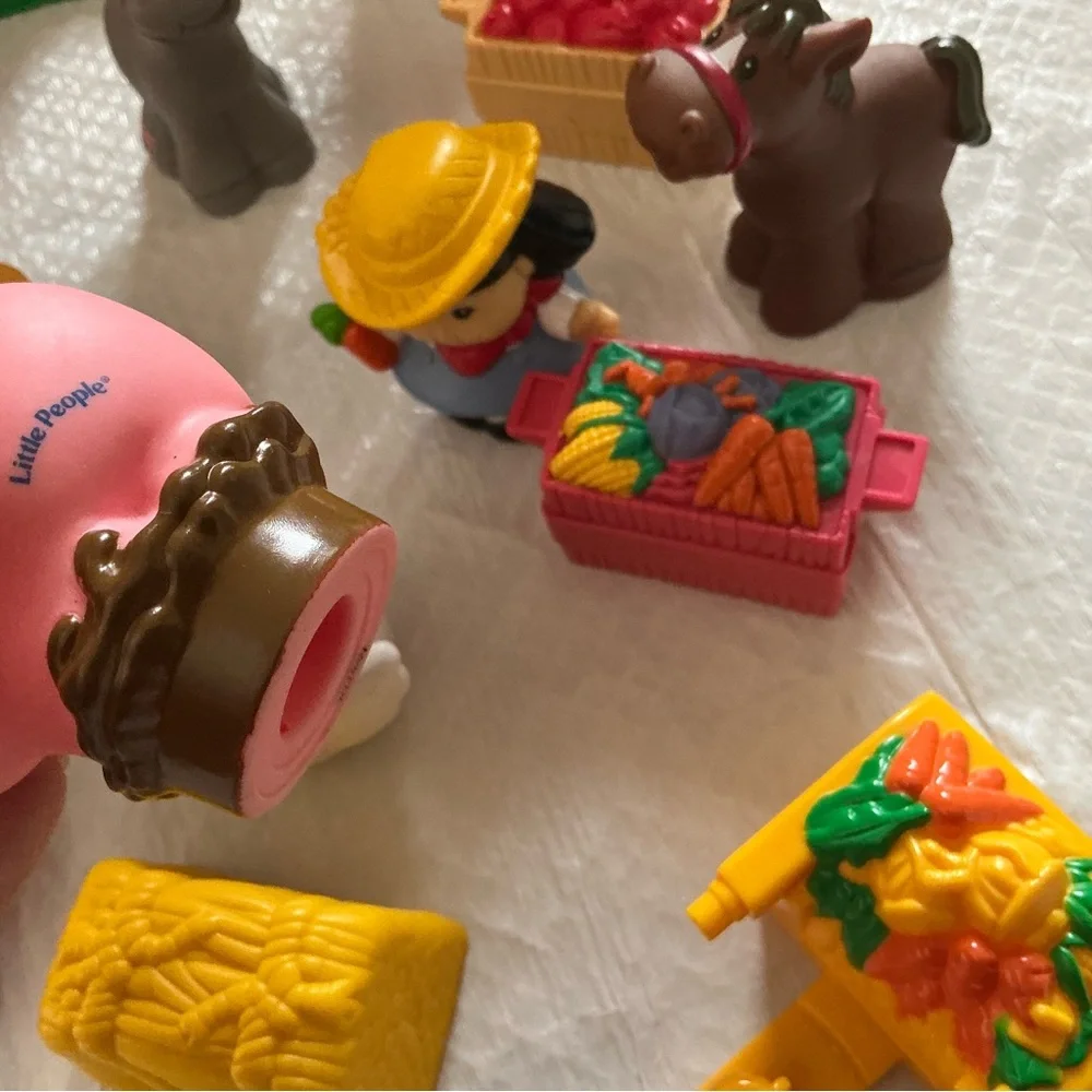 Vintage Fisher-Price Little People Farm Playset barn animals lot 15